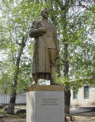 Памятник маршалу К.К. Рокоссовскому на территории ДВВКУ